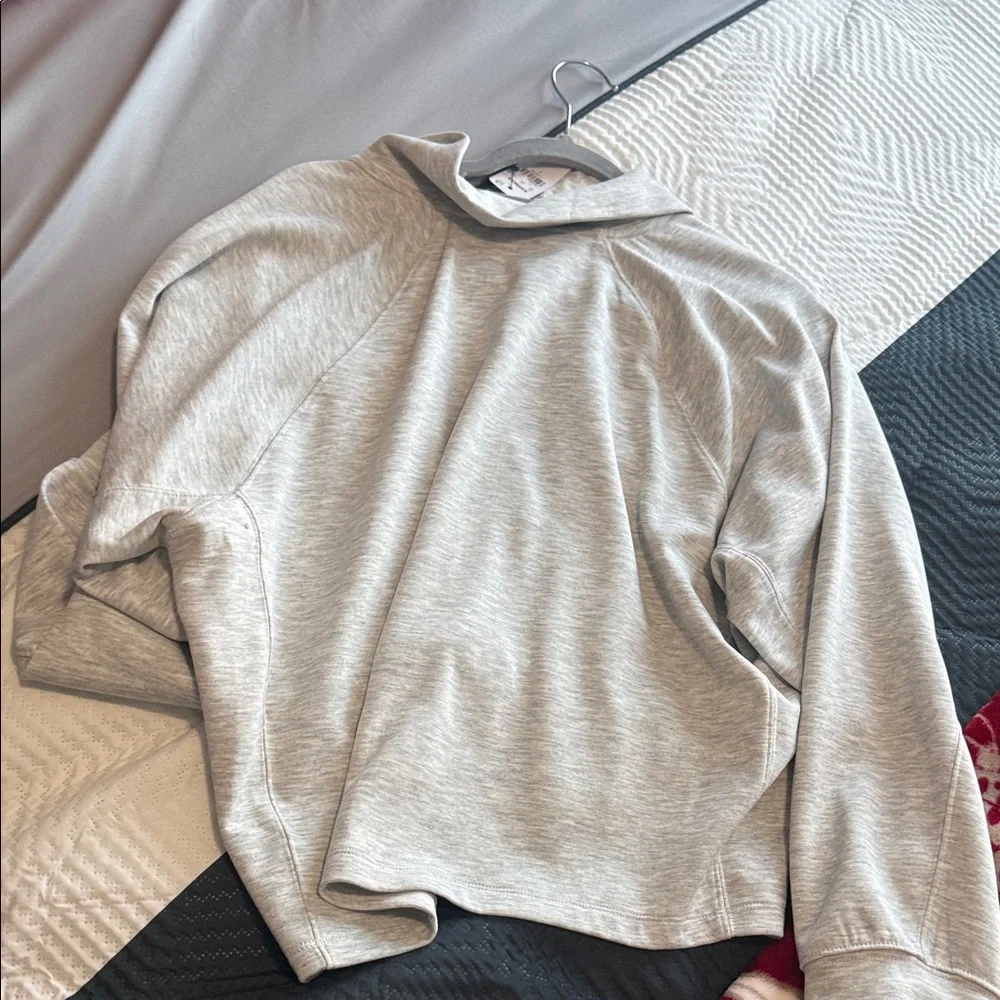 Gray Quarter-Zip Pullover- express new with tags! Size Large womens - Picture 8 of 9